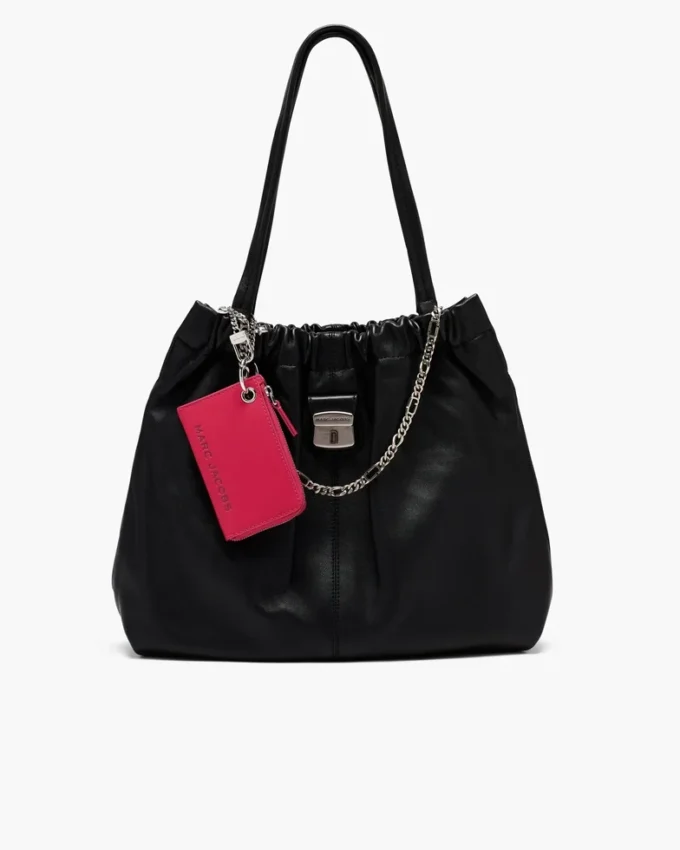 Cartera con cremallera superior y charms Cartera con cremallera superior y charms