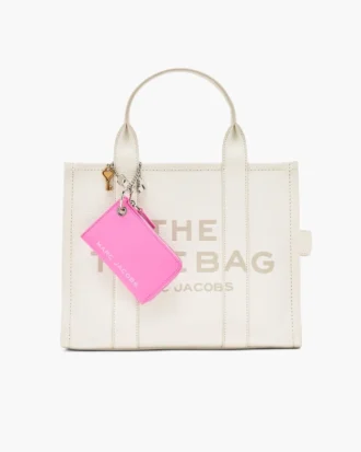 Cartera con cremallera superior y charms