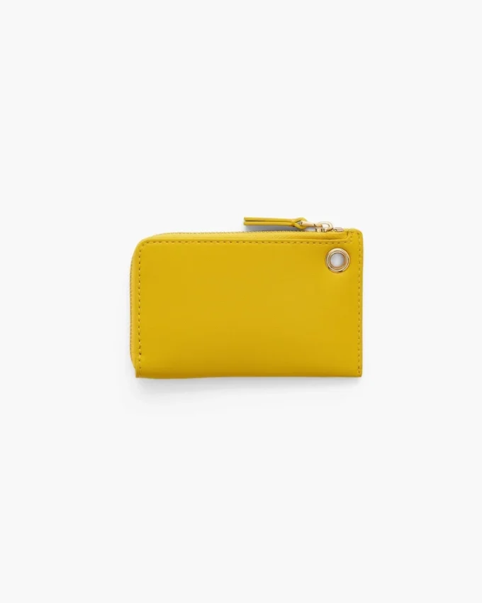 Cartera con cremallera superior y charms Cartera con cremallera superior y charms
