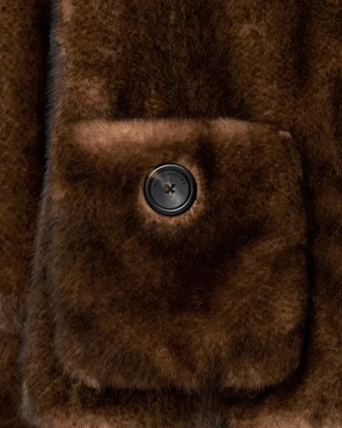 Chaqueta corta de peluche Chaqueta corta de peluche