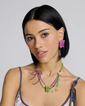 Collar con dije de goma