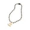 Collar con oso llorando