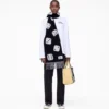 Derrick Adams X Marc Jacobs Bufanda de lana con diseño de dados Derrick Adams X Marc Jacobs Bufanda de lana con diseño de dados