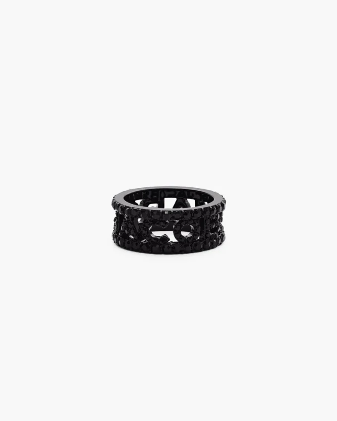 El anillo Monogram Pave