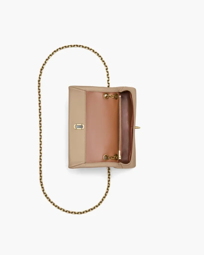 El bolso mini con doble cadena El bolso mini con doble cadena