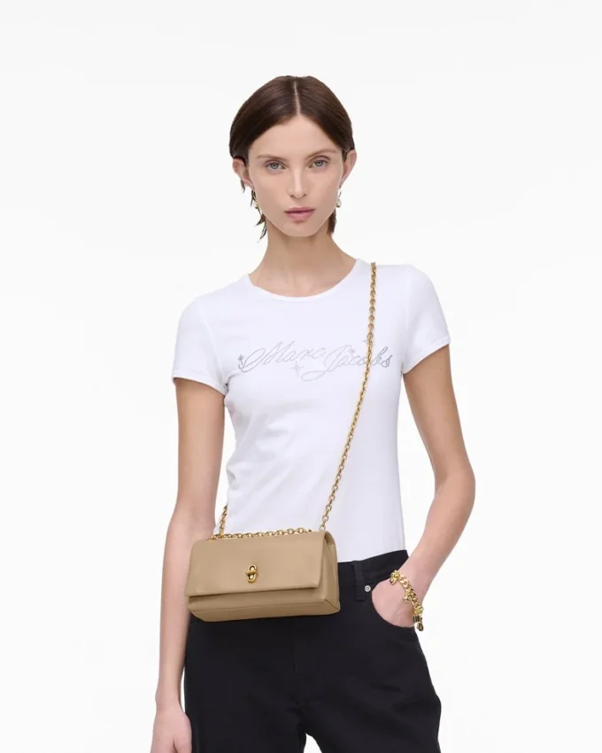 El bolso mini con doble cadena El bolso mini con doble cadena