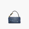 El bolso mini dual de denim con charms El bolso mini dual de denim con charms