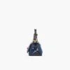 El bolso mini dual de denim con charms El bolso mini dual de denim con charms