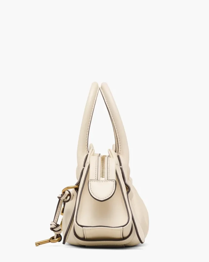 El bolso pequeño Cristina
