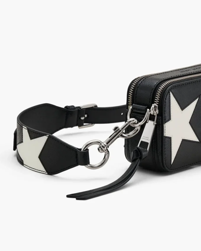 El bolso Snapshot de cuero con parche de estrellas El bolso Snapshot de cuero con parche de estrellas