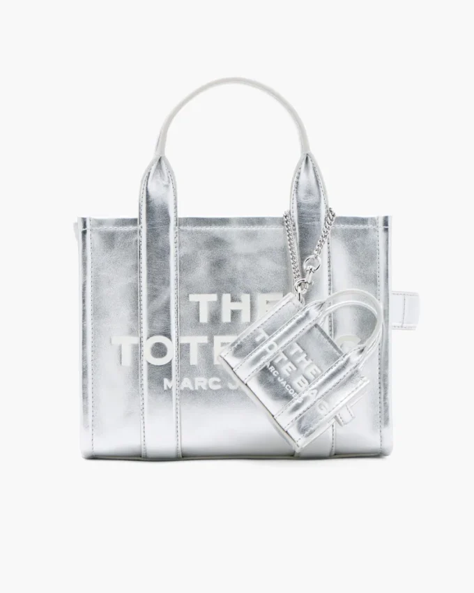 El charm Nano Tote de piel metalizada El charm Nano Tote de piel metalizada