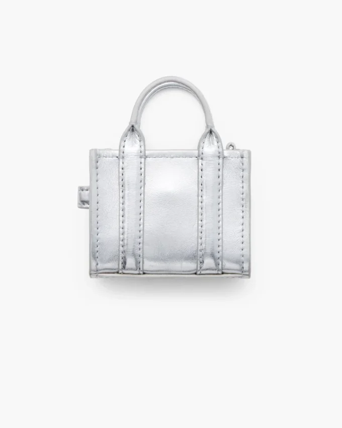 El charm Nano Tote de piel metalizada El charm Nano Tote de piel metalizada