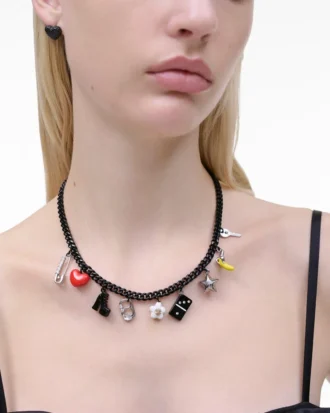 El collar con dije de coleccionista