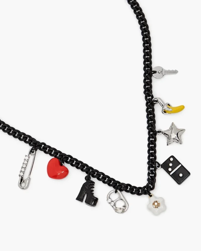 El collar con dije de coleccionista