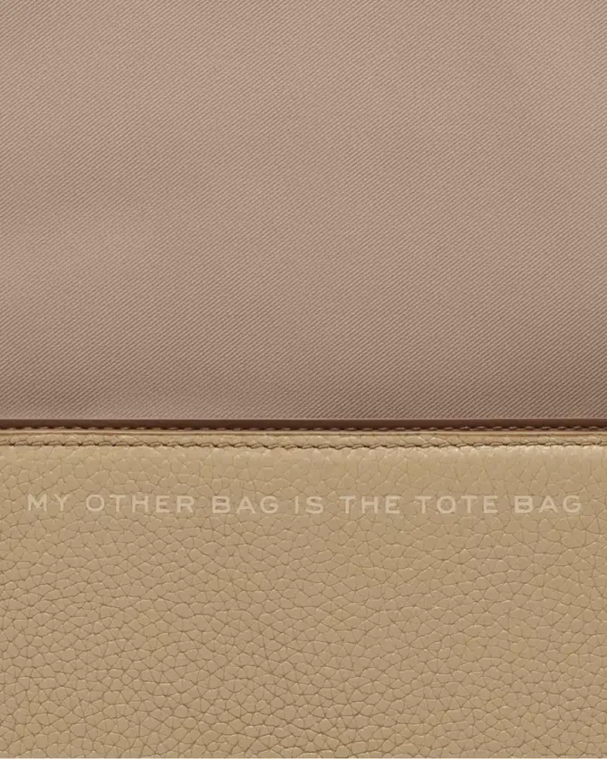 El mini bolso de piel El mini bolso de piel