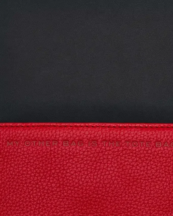 El mini bolso de piel El mini bolso de piel