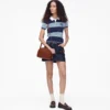 El polo encogido A.P.C. X Marc Jacobs
