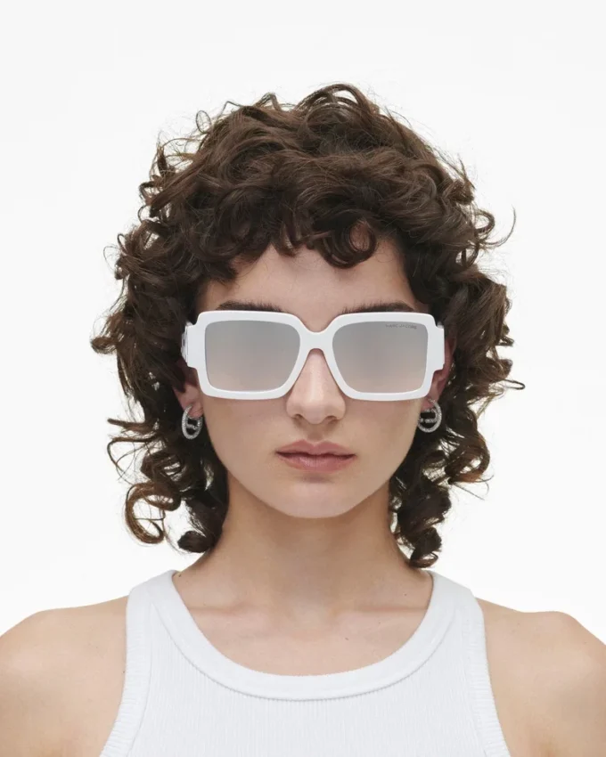 Gafas de sol cuadradas con espejo y logotipo llamativo Gafas de sol cuadradas con espejo y logotipo llamativo