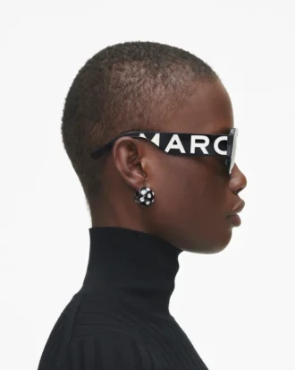 Gafas de sol cuadradas con logotipo llamativo