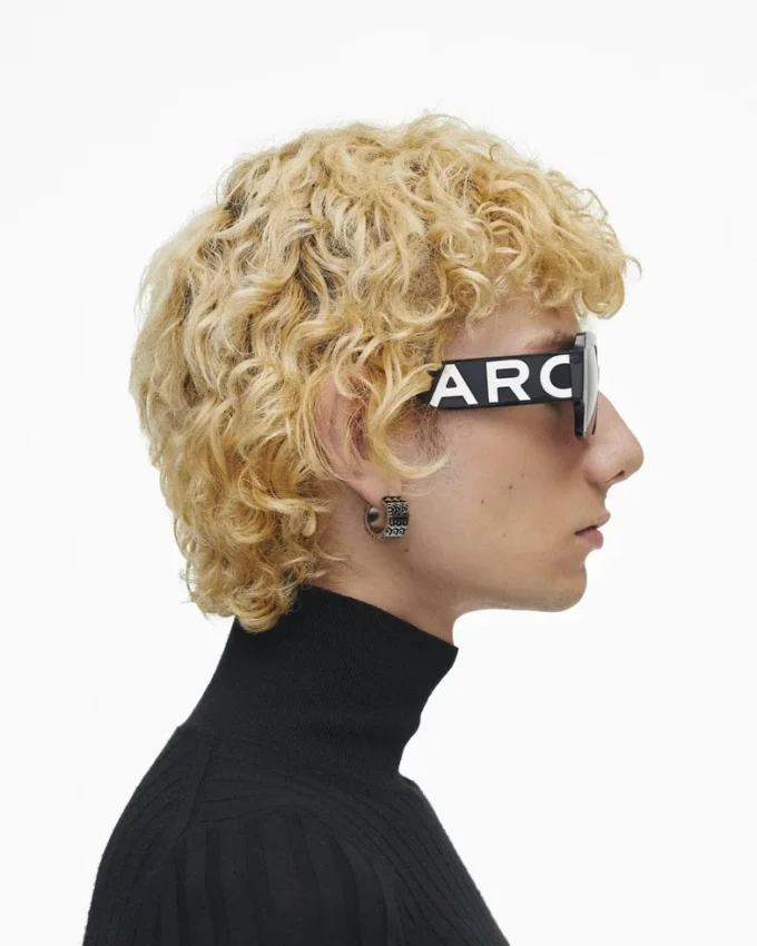 Gafas de sol cuadradas con logotipo llamativo Gafas de sol cuadradas con logotipo llamativo