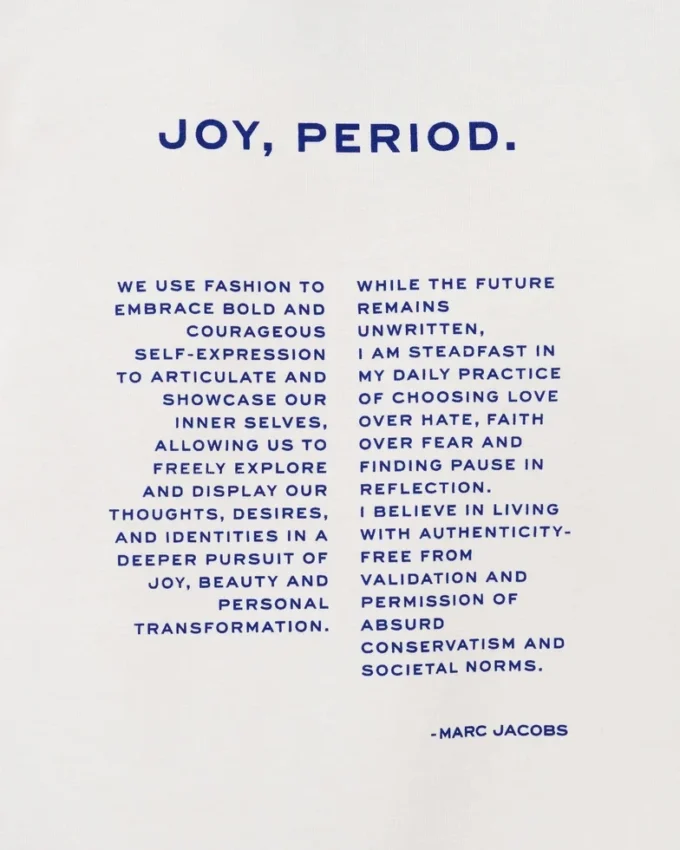 Joy. Camiseta ajustada Joy. Camiseta ajustada