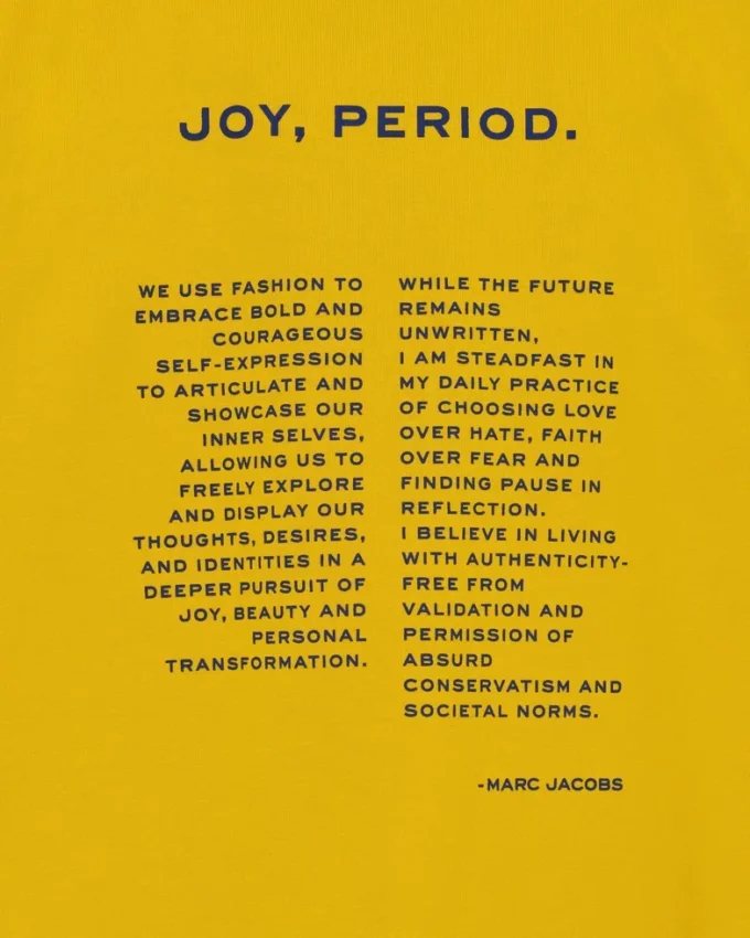 Joy. Camiseta ajustada Joy. Camiseta ajustada