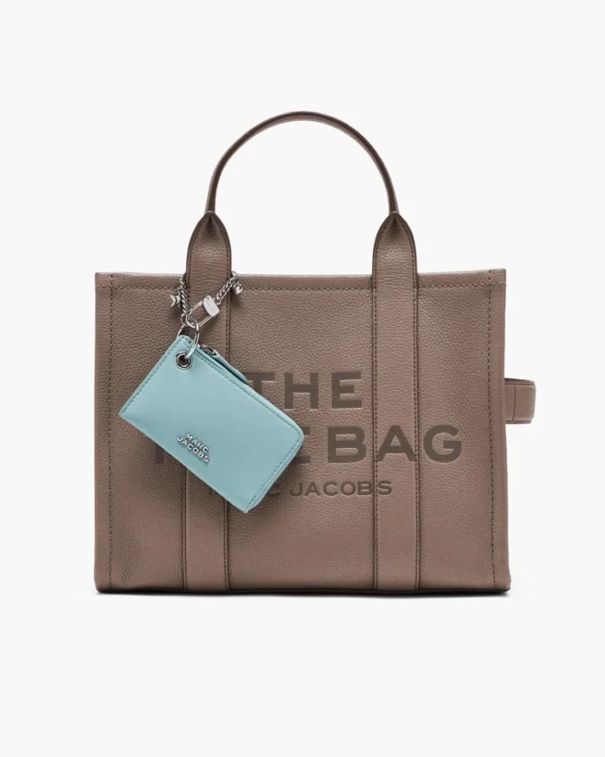 La cartera con cremallera superior para el día a día La cartera con cremallera superior para el día a día