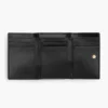 La cartera de cuero con tres pliegues