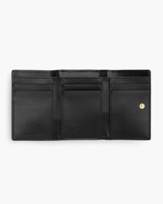 La cartera de cuero con tres pliegues