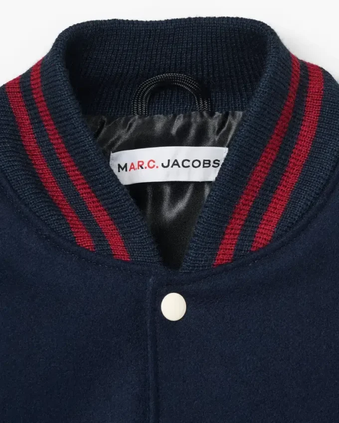 La chaqueta universitaria A.P.C. X Marc Jacobs