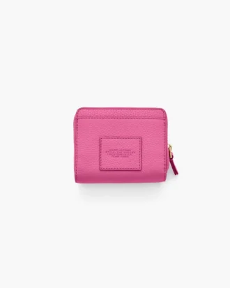 La mini cartera compacta de piel