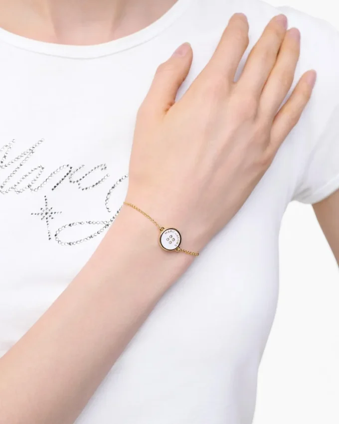 La pulsera de cadena con botones