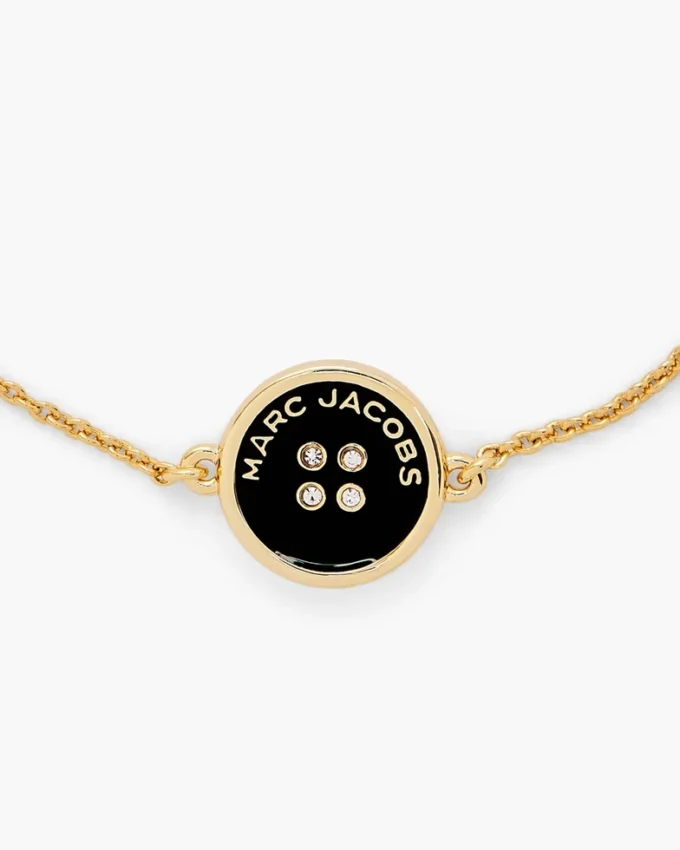 La pulsera de cadena con botones
