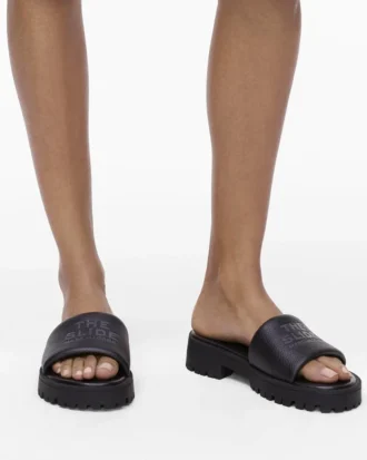 Las sandalias con suela gruesa