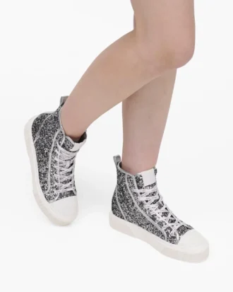 Las zapatillas altas con lentejuelas