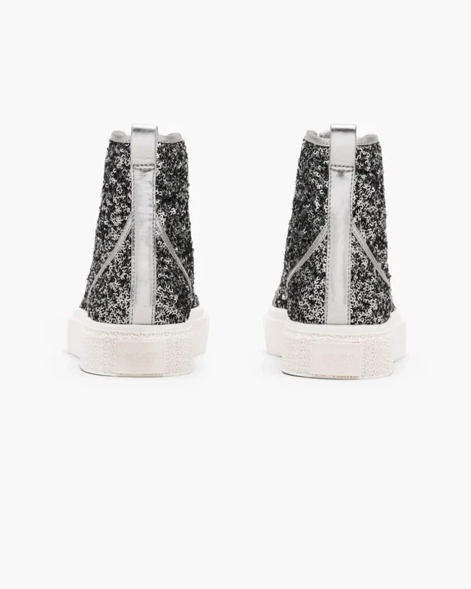 Las zapatillas altas con lentejuelas
