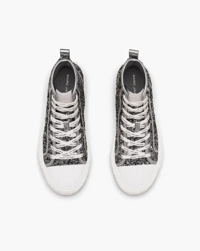 Las zapatillas altas con lentejuelas