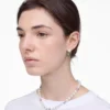 Pendientes de perlas con forma de mariposa de Hattie Stewart X Marc Jacobs