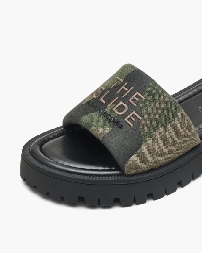 Sandalias con suela de tacos y jacquard de camuflaje