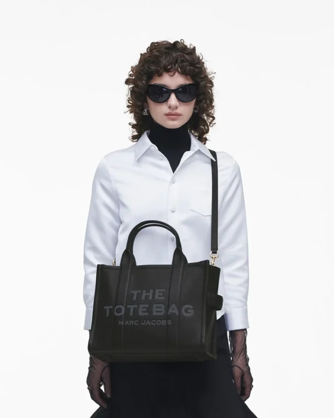 The Medium Tote Bag of leather The Medium Tote Bag of leather