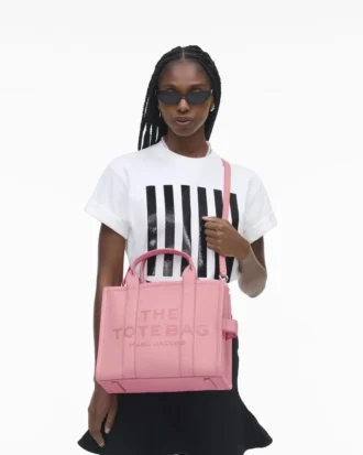 The Medium Tote Bag of leather