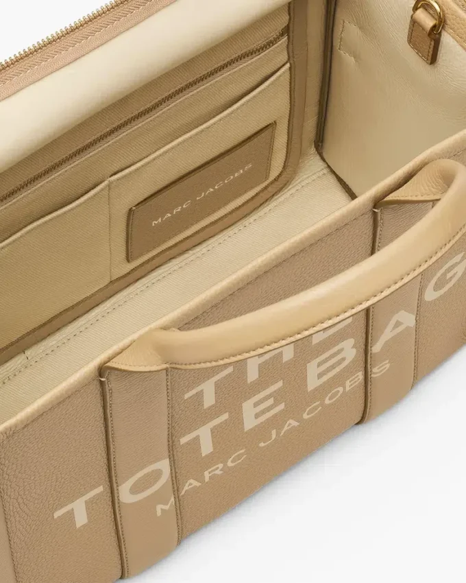 The Medium Tote Bag of leather The Medium Tote Bag of leather