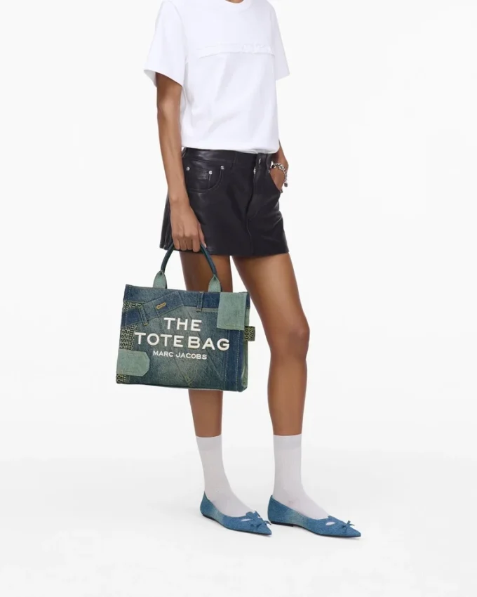 The Tote Bag mediano de denim deconstruido The Tote Bag mediano de denim deconstruido