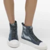 Zapatillas altas de denim rasgado y reparado Zapatillas altas de denim rasgado y reparado